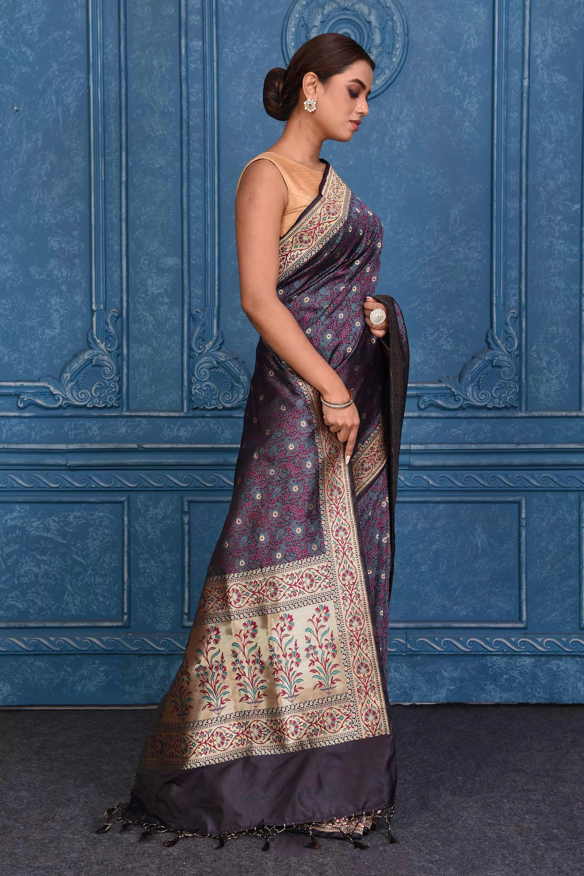 91A177 Grey and Magenta Tanchoi Silk Banarasi Saree with Zari Border