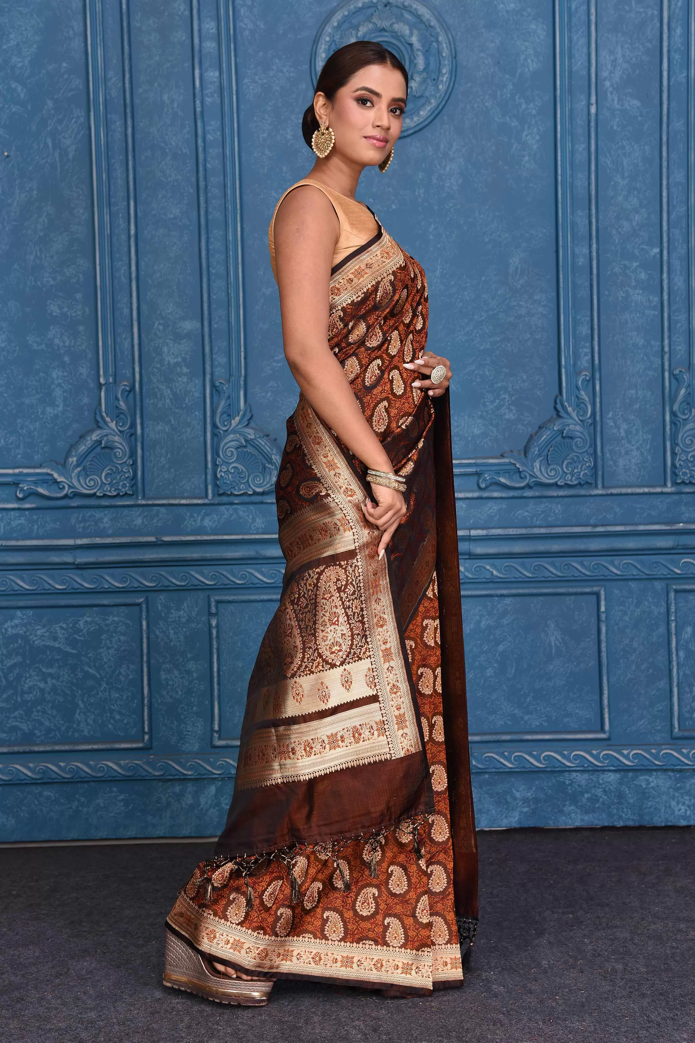 91A178 Brown Tanchoi Silk Banarasi Saree with Paisley Buta