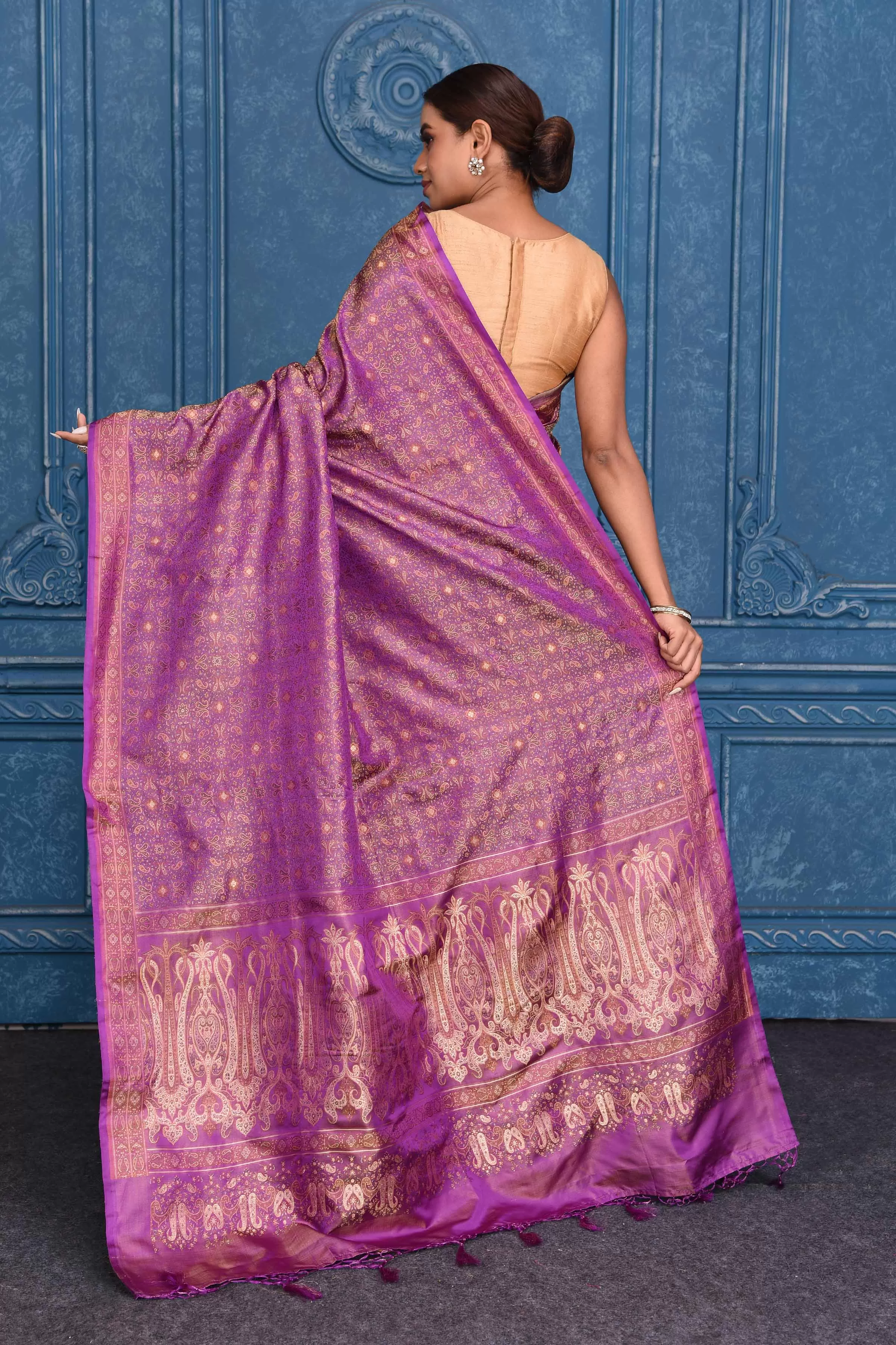 91A182 Purple Tanchoi Silk Banarasi Saree with Zari Border and Buta