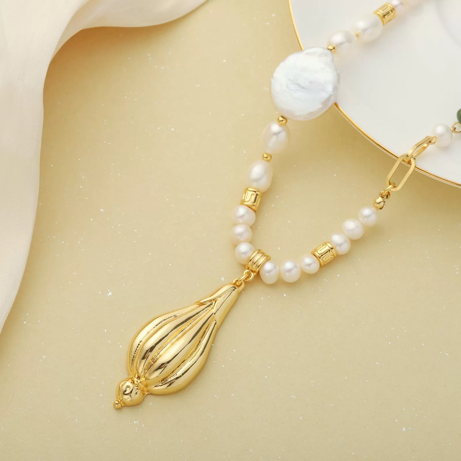 Baroque Daisy Bud Pearl Necklace