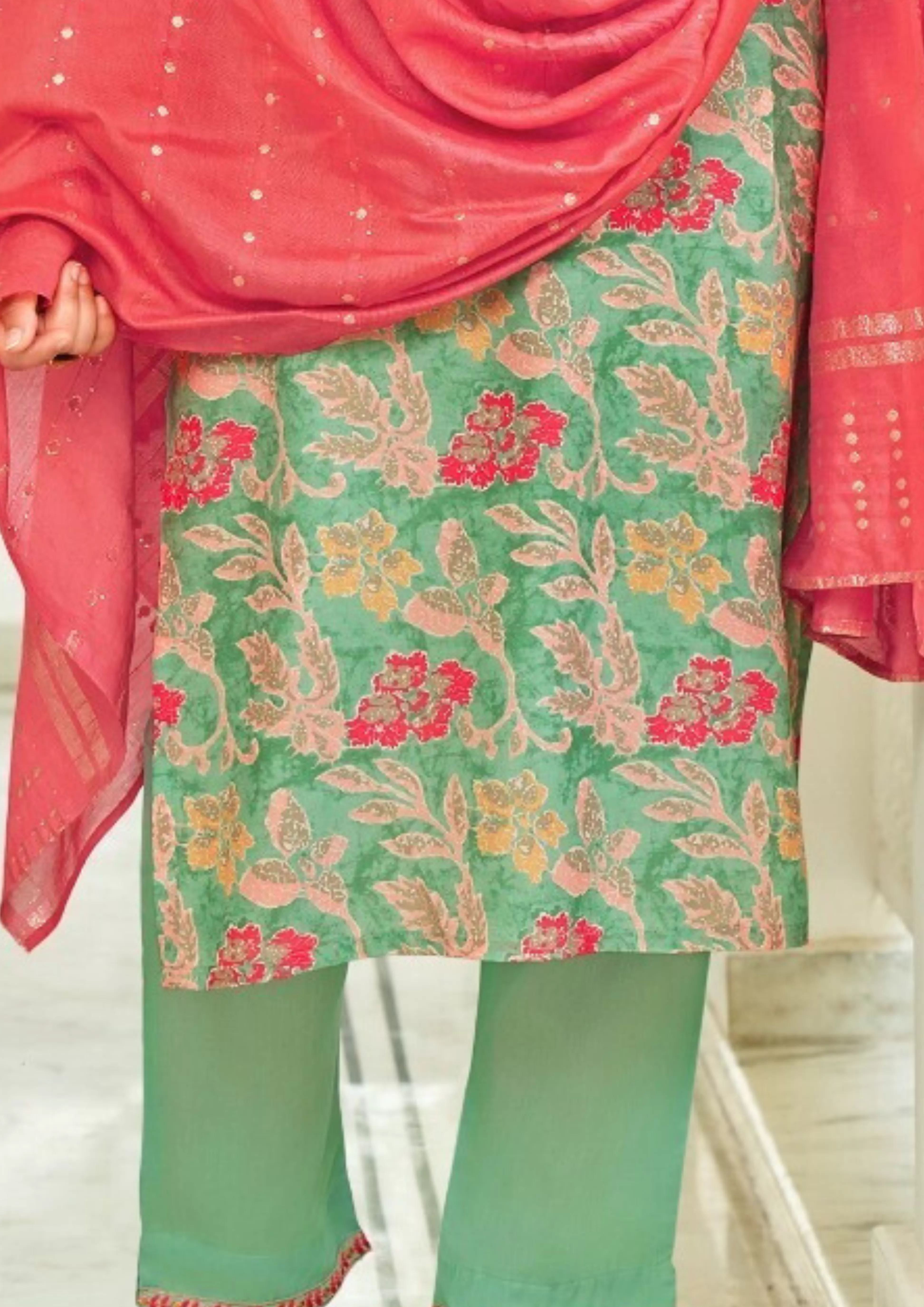 Beautifuf Green Color And Multicolor Design Straight Kurthi With Pant And Fancy Jacquard Dupatta For Women