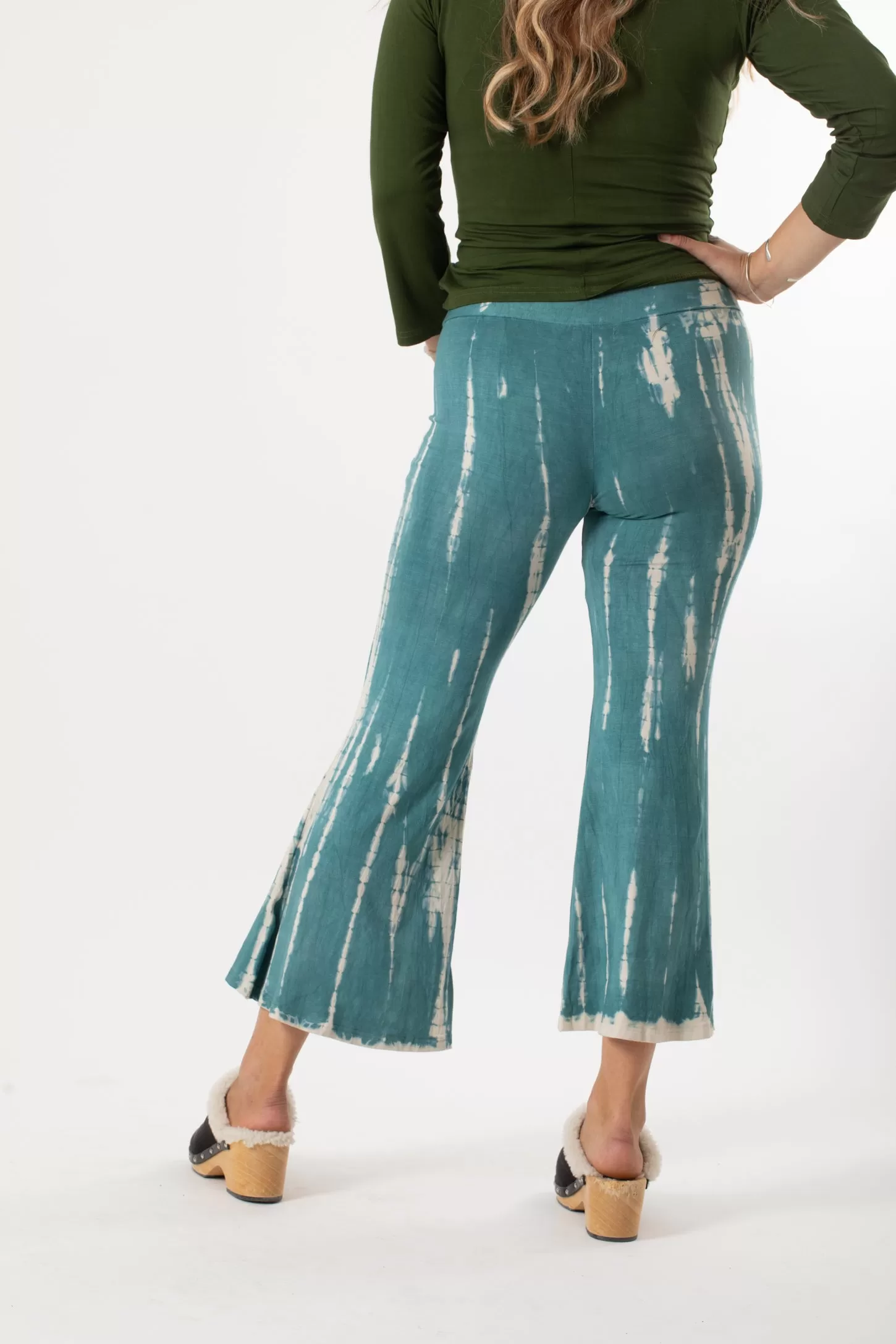 Drishti Cropped Tie Dye Flare Yoga Pants