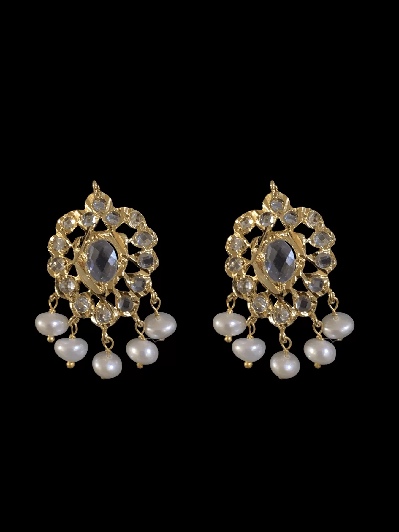 ET6 Faryal Pearl earrings  (READY TO SHIP )