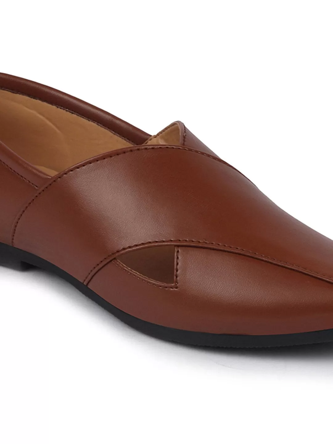 Men Ethnic Tan Criss Cross Slip On Juttis and Mojaris