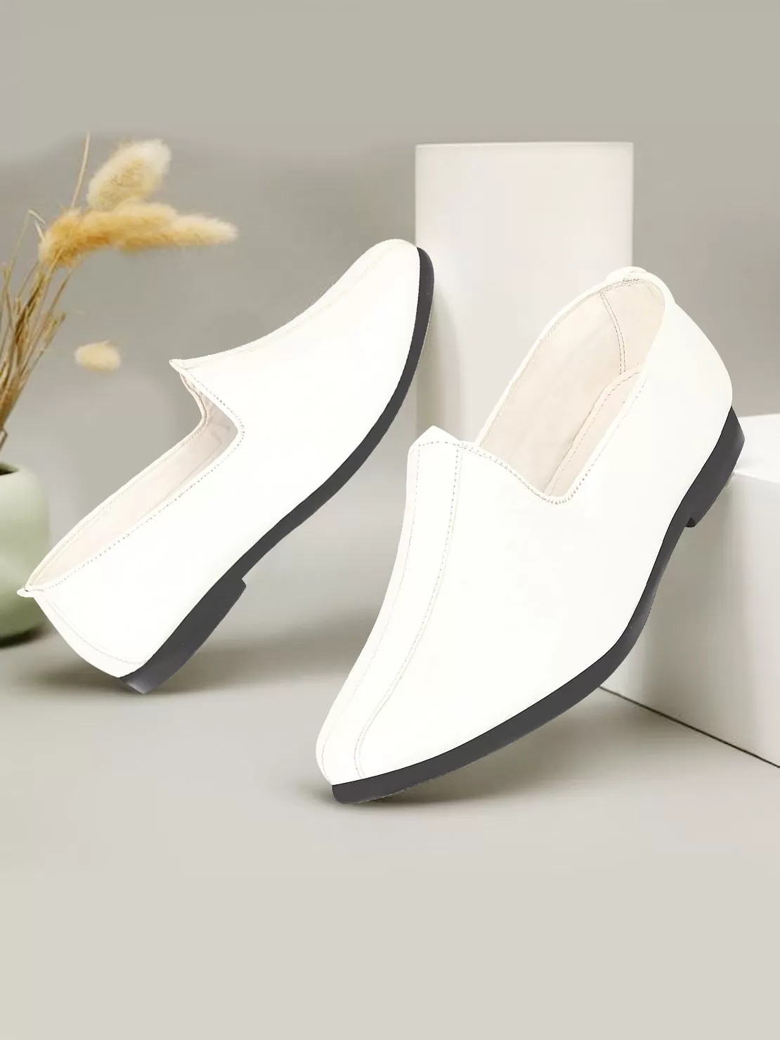 Men White Glossy Shine Textured Design Wedding Festive Ethnic Slip On Jutis and Mojaris