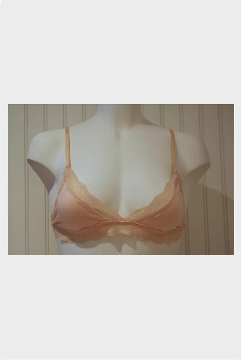 Mindy Bralet | Pale