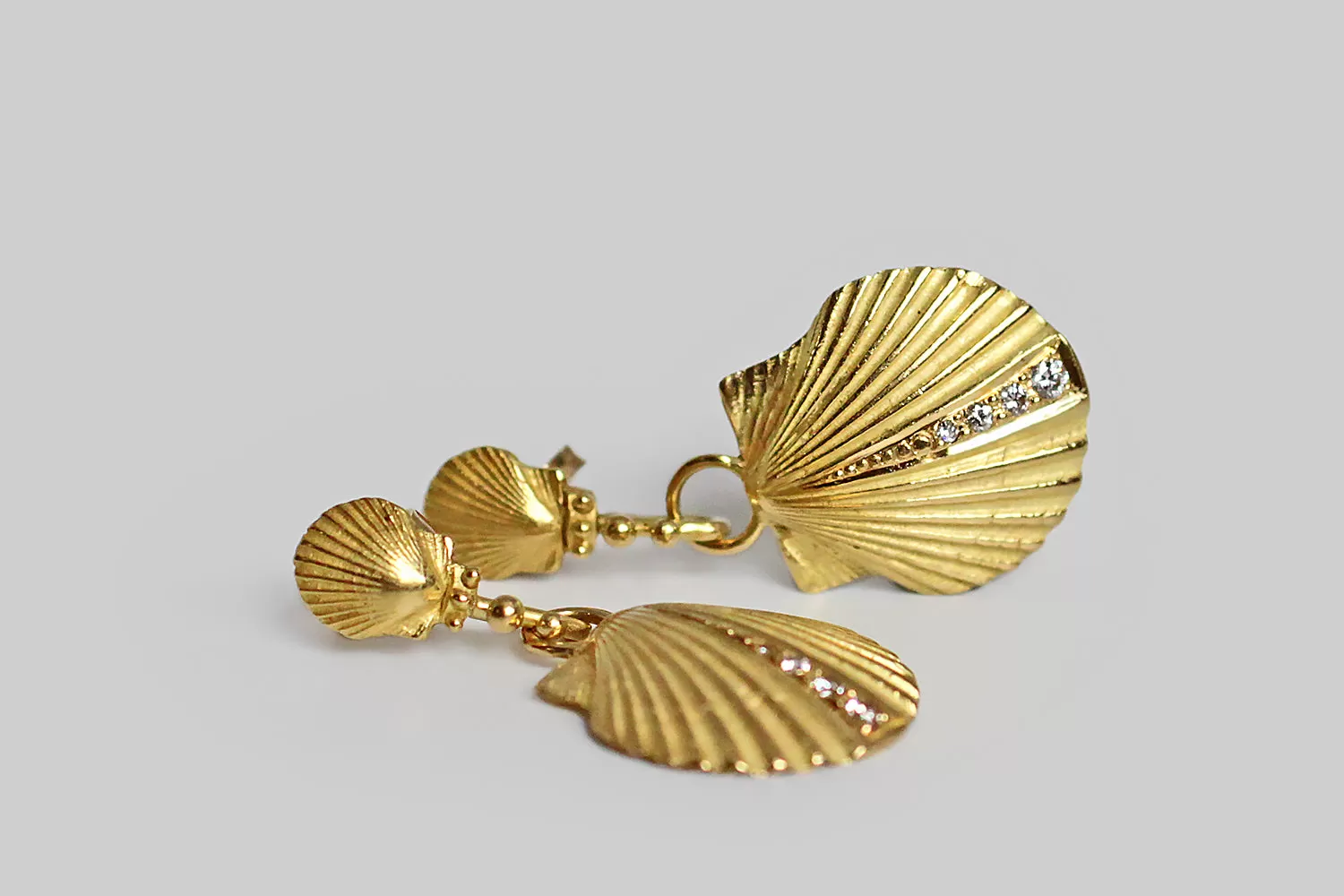 Scallop Shell Day & Night Drop Earrings