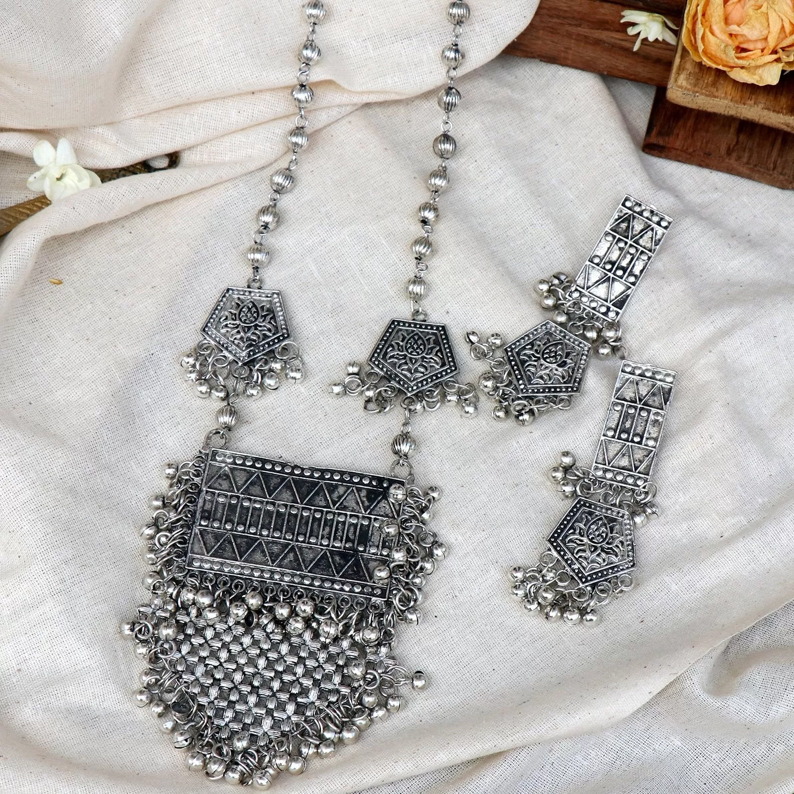 Teejh Ayat Long Necklace Set