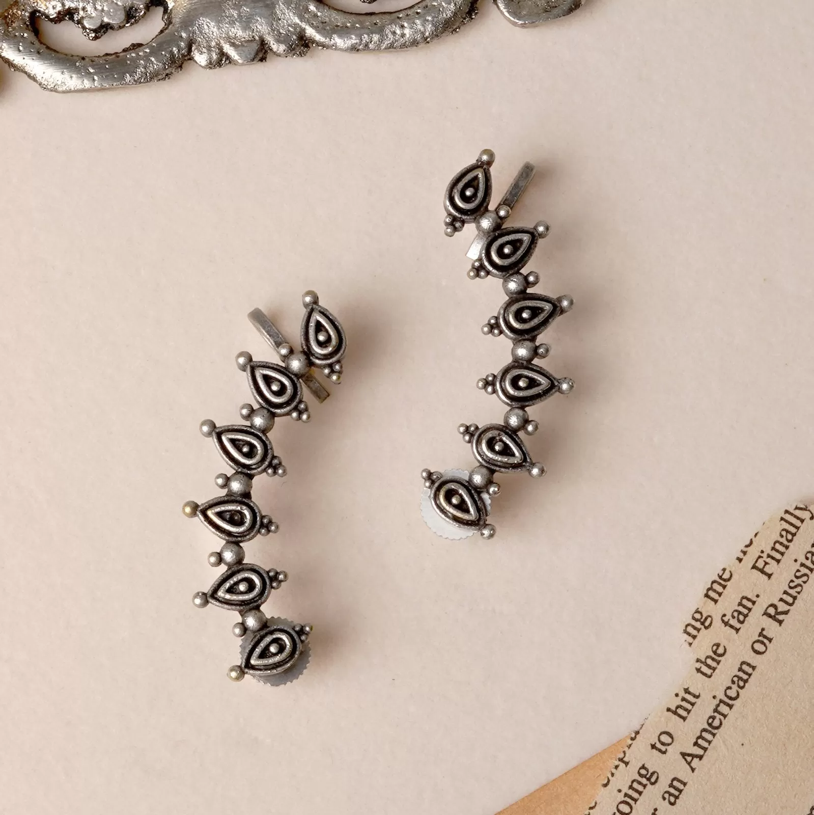 Teejh Miraan Silver Oxidised Earcuff