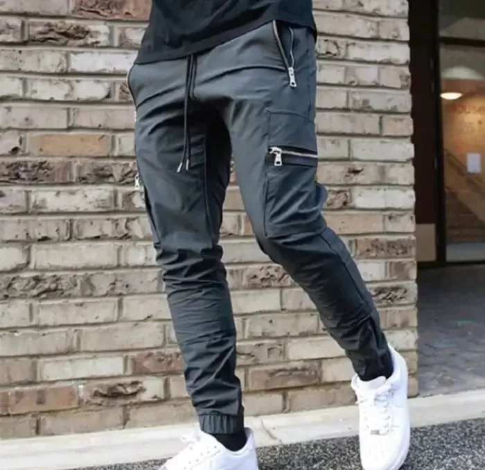 Zip Pocket Cargo Pants: The Ultimate Street Style Staple!